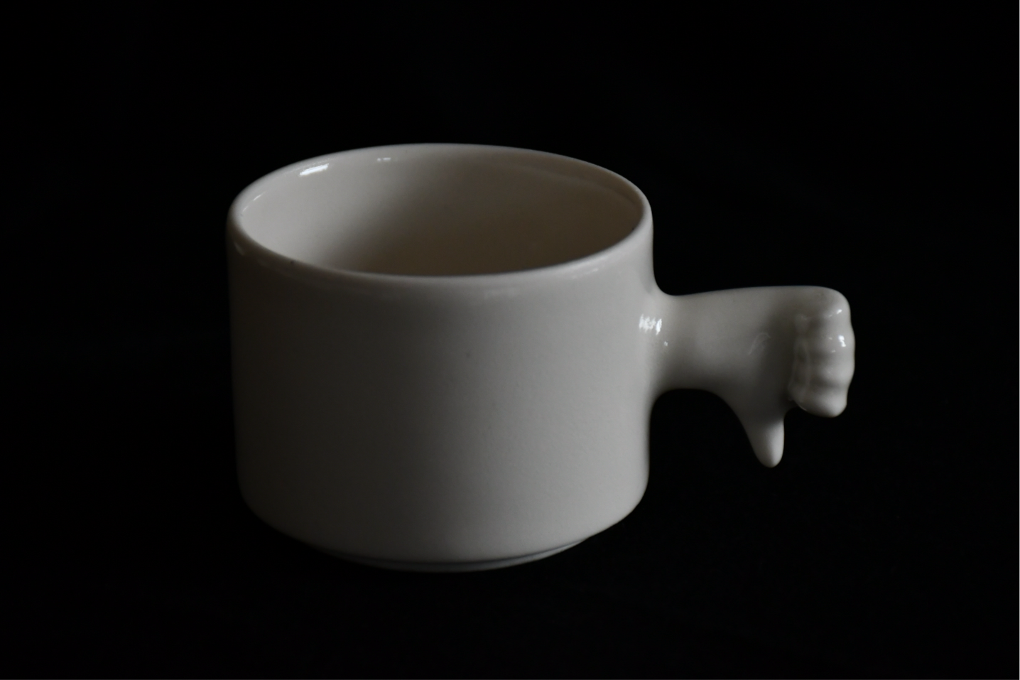 GESTURES CUPS- THUMB DOWN